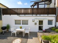 Terrasse + großer Parkplatz | Direkt buchbar | Komfortabel ausgestattet Bild 1