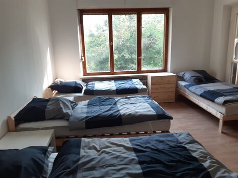 Schlafzimmer 1