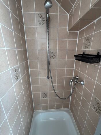 2 Zimmer Dachwohnung mit Burgblick und Kingsize Bett Bild 3