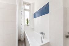 Bad mit Badewanne