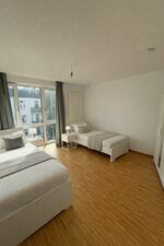 Gesamte Wohnung – ideal für 6 Monteure Bild 3