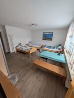 Mehrbettzimmer mit Balkonzugang