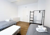 Apartment für 8 Pers. mit 4 Schlafzimmern in Düsseldorf Bild 5