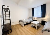 Apartment für 8 Pers. mit 4 Schlafzimmern in Düsseldorf Bild 8