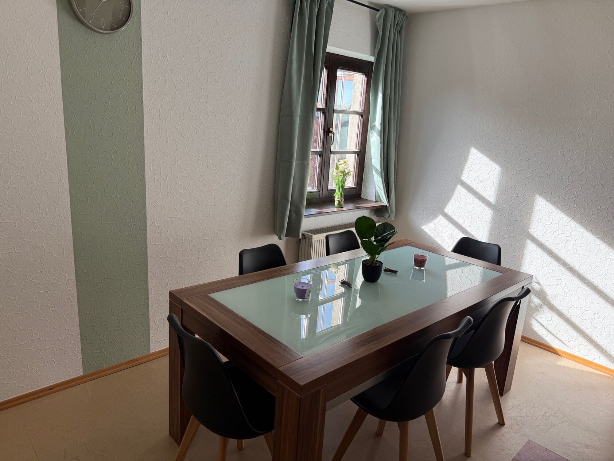 Küche & Esszimmer