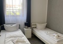 GoldStar Apartment mit eigenem Bad und Terasse Bild 12