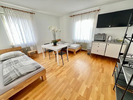 Möblierte Wohnungen, Einzel-, Doppelzimmer ab 17,5 Euro Picture 1