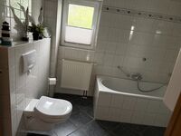 Badezimmer 1 mit Wanne auch zum Duschen