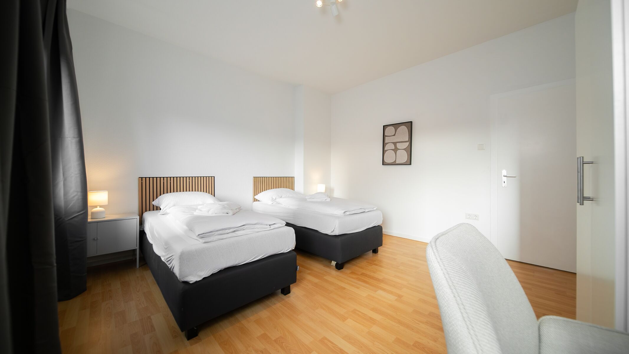 2 Boxspringbetten im 1. Schlafzimmer