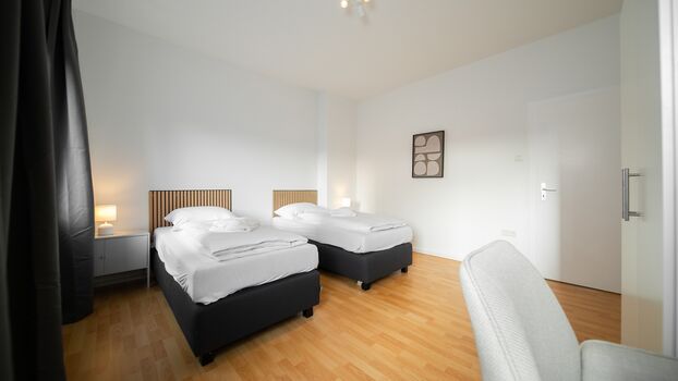 2 Boxspringbetten im 1. Schlafzimmer