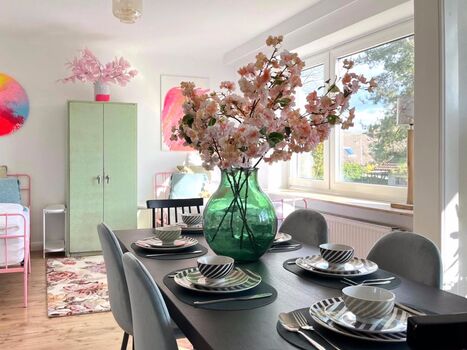 3 Zimmer Wohnung, Einzelbetten, Waschmaschine, Parken Bild 1
