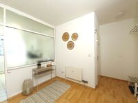 Spacious 6 Bed Apartment with Balcony Ideal for Work Crews Bild 17