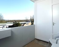 Spacious 6 Bed Apartment with Balcony Ideal for Work Crews Bild 7