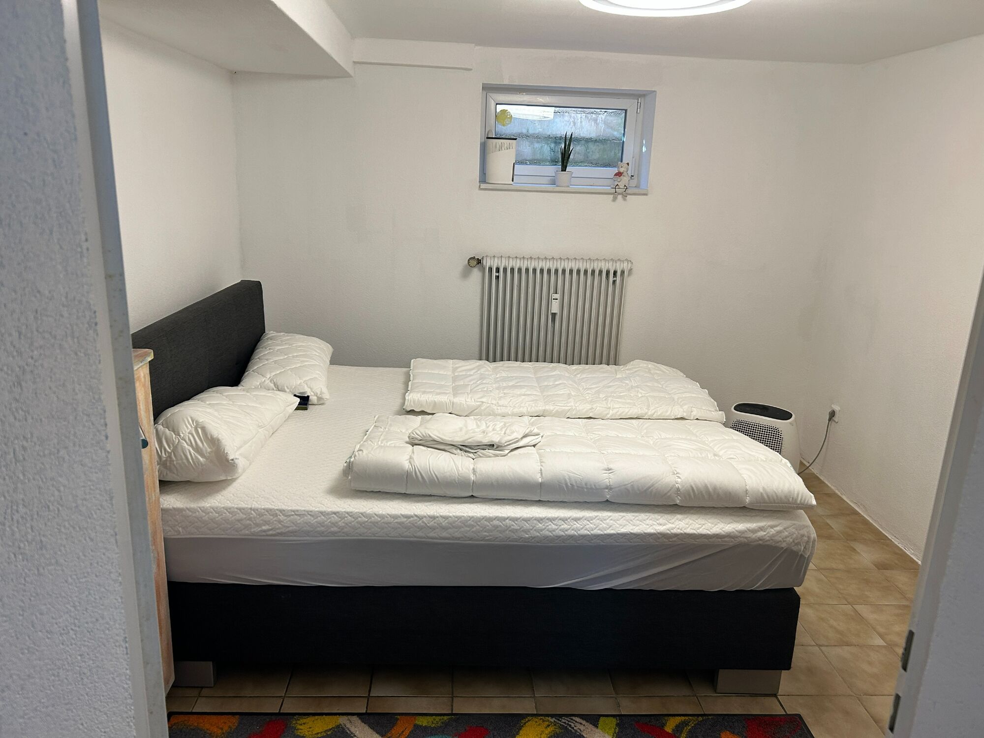 Schlafzimmer 1 mit Doppel-Boxspringbett
