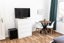 CosyHomes24 (UN01) • Balkon • TOP-Anbindung • Zentral Bild 9