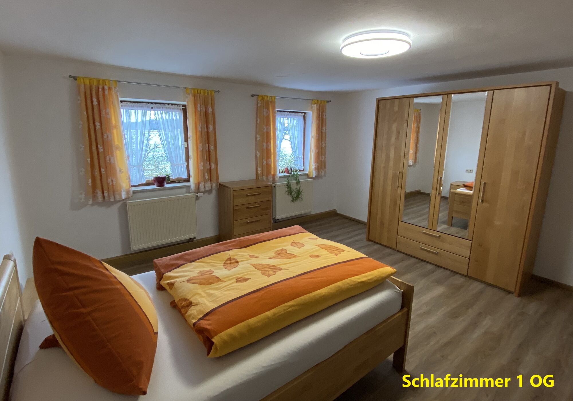 Schlafzimmer 1 OG