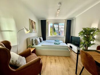 5 Zimmer Apartment mit 2 Badezimmern für 9 Personen Bild 2