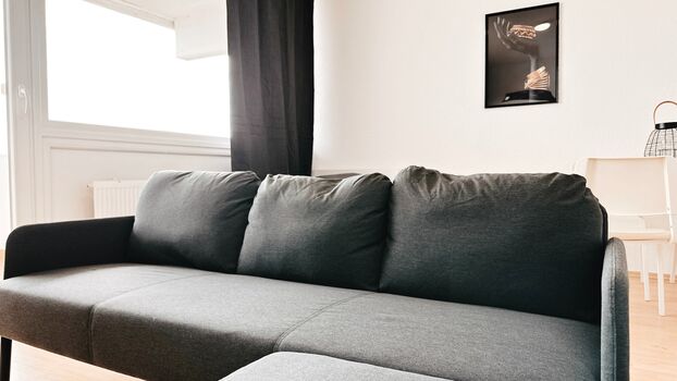 Monteurwohnung mit Balkon und Wohnzimmer Bild 5