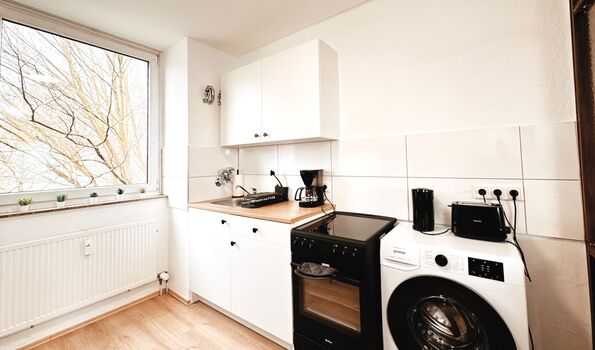 Monteurwohnung mit Balkon und Wohnzimmer Bild 3