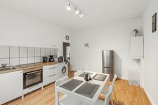 Worker Place mit Balkon Bild 2