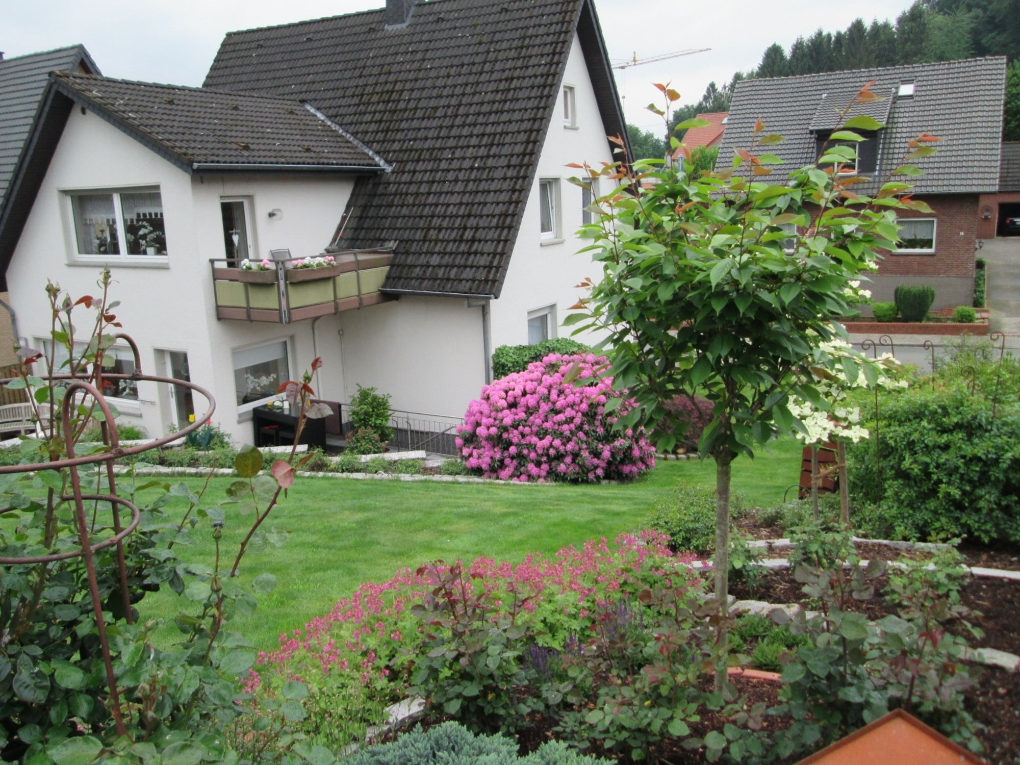 Garten mit Wohnhaus