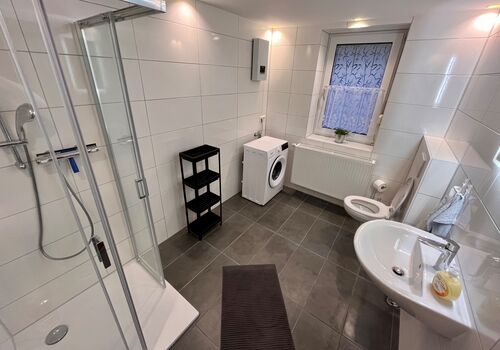 Monteurunterkunft Simmershausen Kernsaniert mit Einzelbetten Bild 3