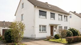 MH1 / TOMASZ-LIVING in MÜLHEIM - Großes Zimmer + WLAN Bild 5