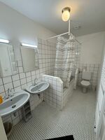 Badezimmer mit Badewanne