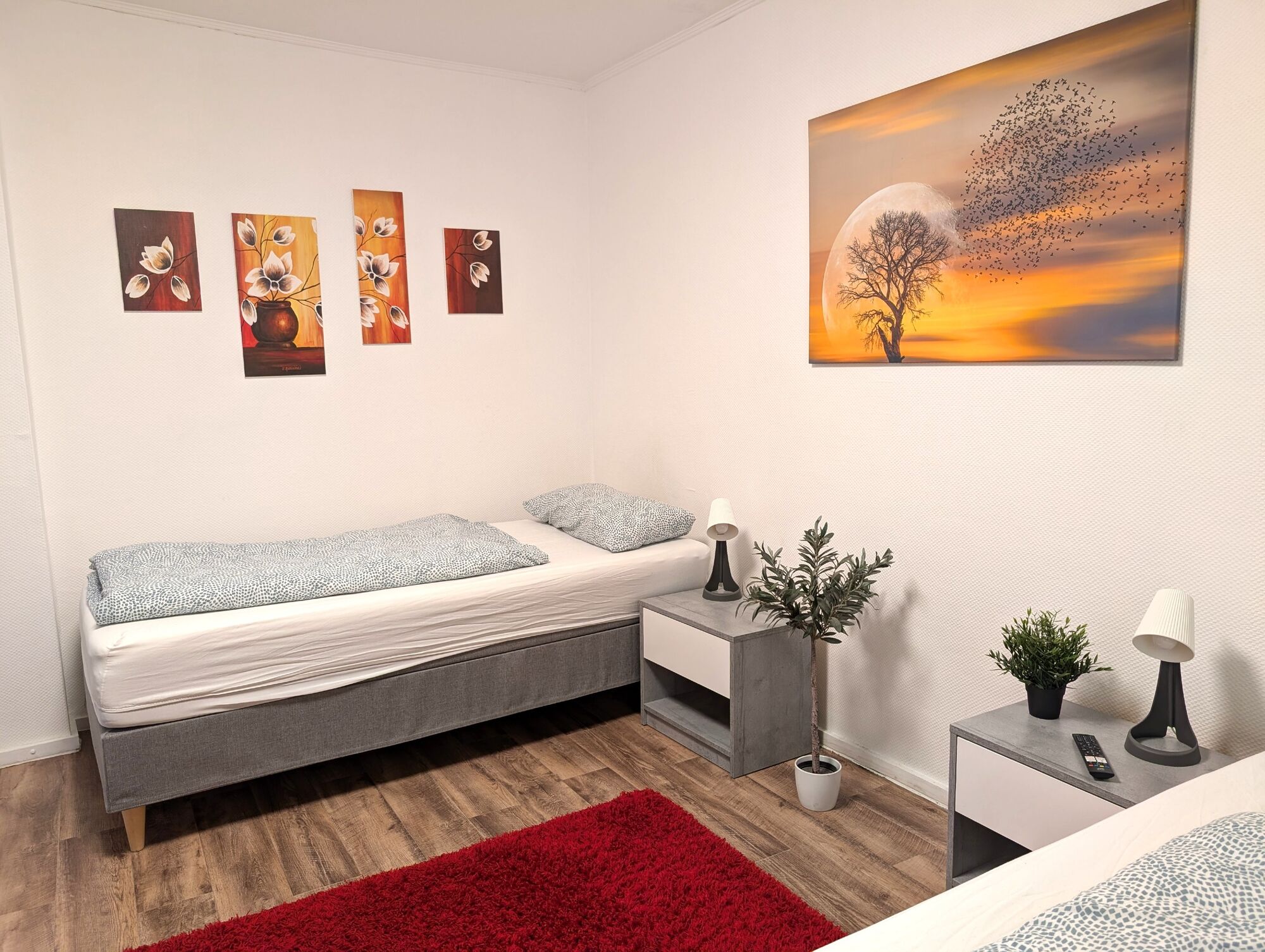 gelbes Zimmer, 2 Einzelbetten, TV