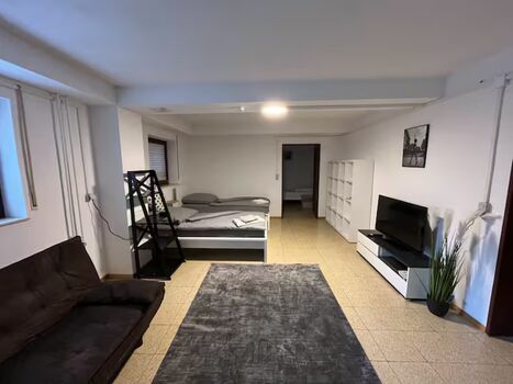 Schlafzimmer / Durchgangszimmer