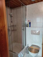 Bad mit Dusche u. WC