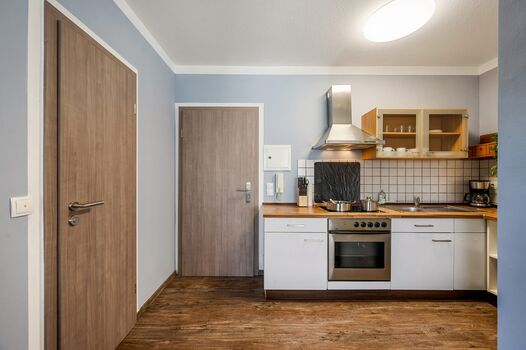Apartment 1: eigene Küche mit Herd, Backofen und Kühlschrank