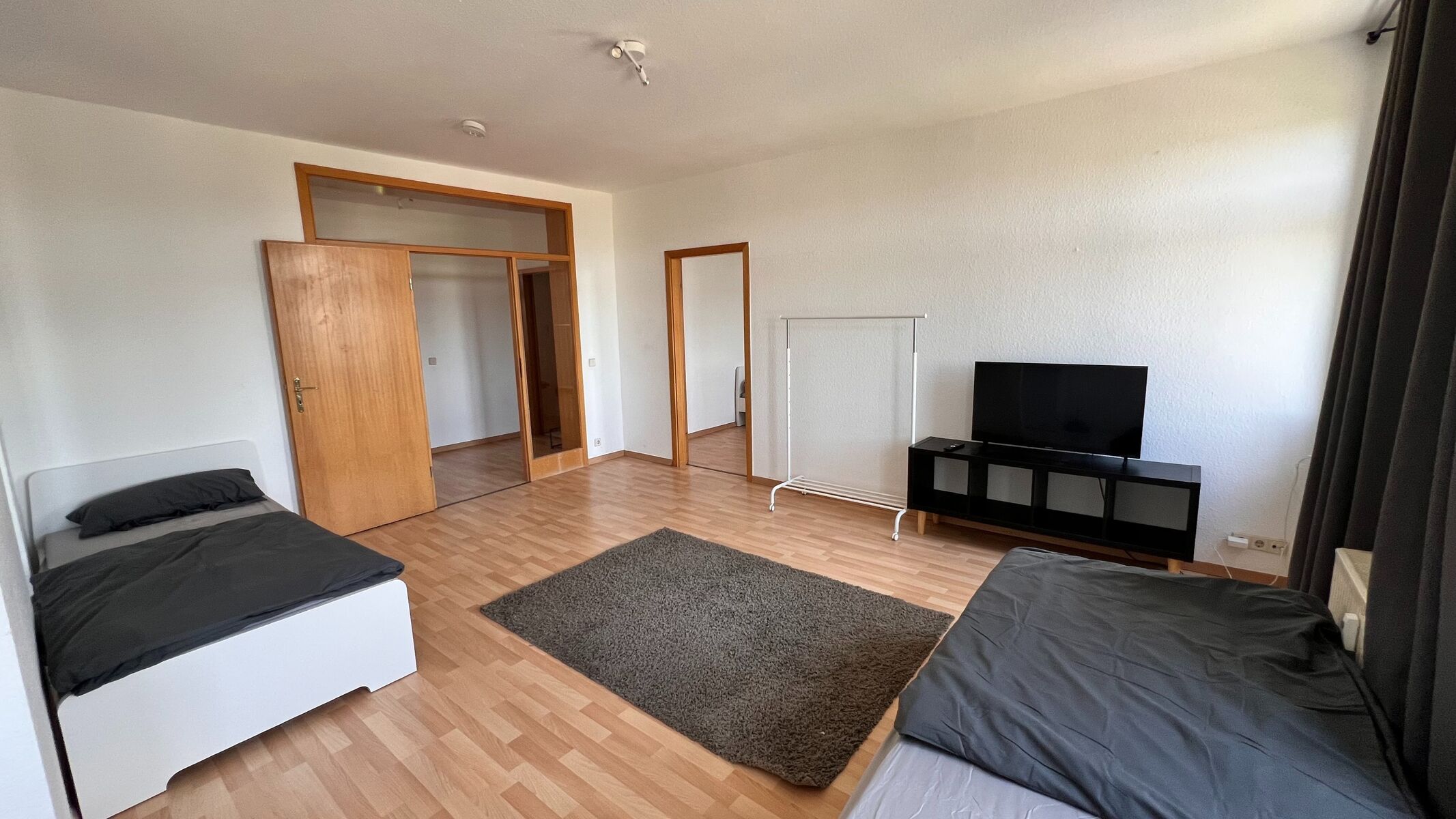 Wohnzimmer mit Fernseher