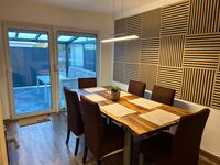 Ferienhaus mit Parkplatz, Terrasse und Stadtnähe Bild 6