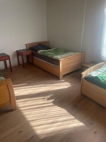 **ZENTRAL IN KÖLN MONTEURZIMMER**