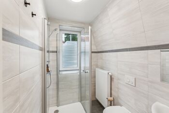 Bad und separates WC