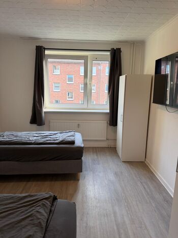 3BR Apartment, 6 Singlebeds, Balcony, Parking, 5min Autobahn Picture 2