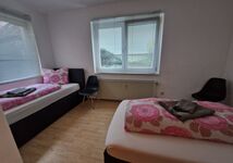 3 Zimmer Wohnung mit 2 Schlafzimmern + Schlafcouch Bild 1