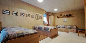 3 Bett Zimmer