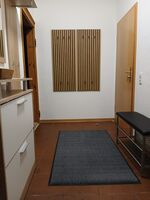 Flur mit Garderobe, Schuhschrank, Sitzbank