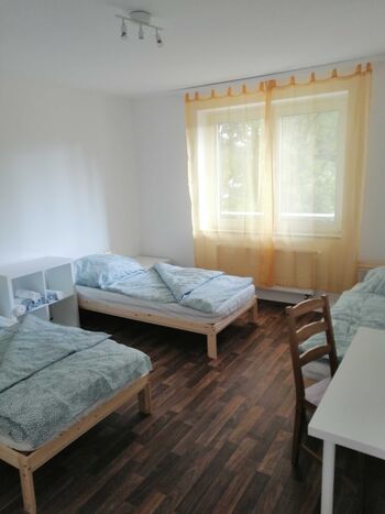 Schlafzimmer 1