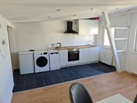 Neu saniertes Penthouse Apartment mit offener Wohnküche Bild 3