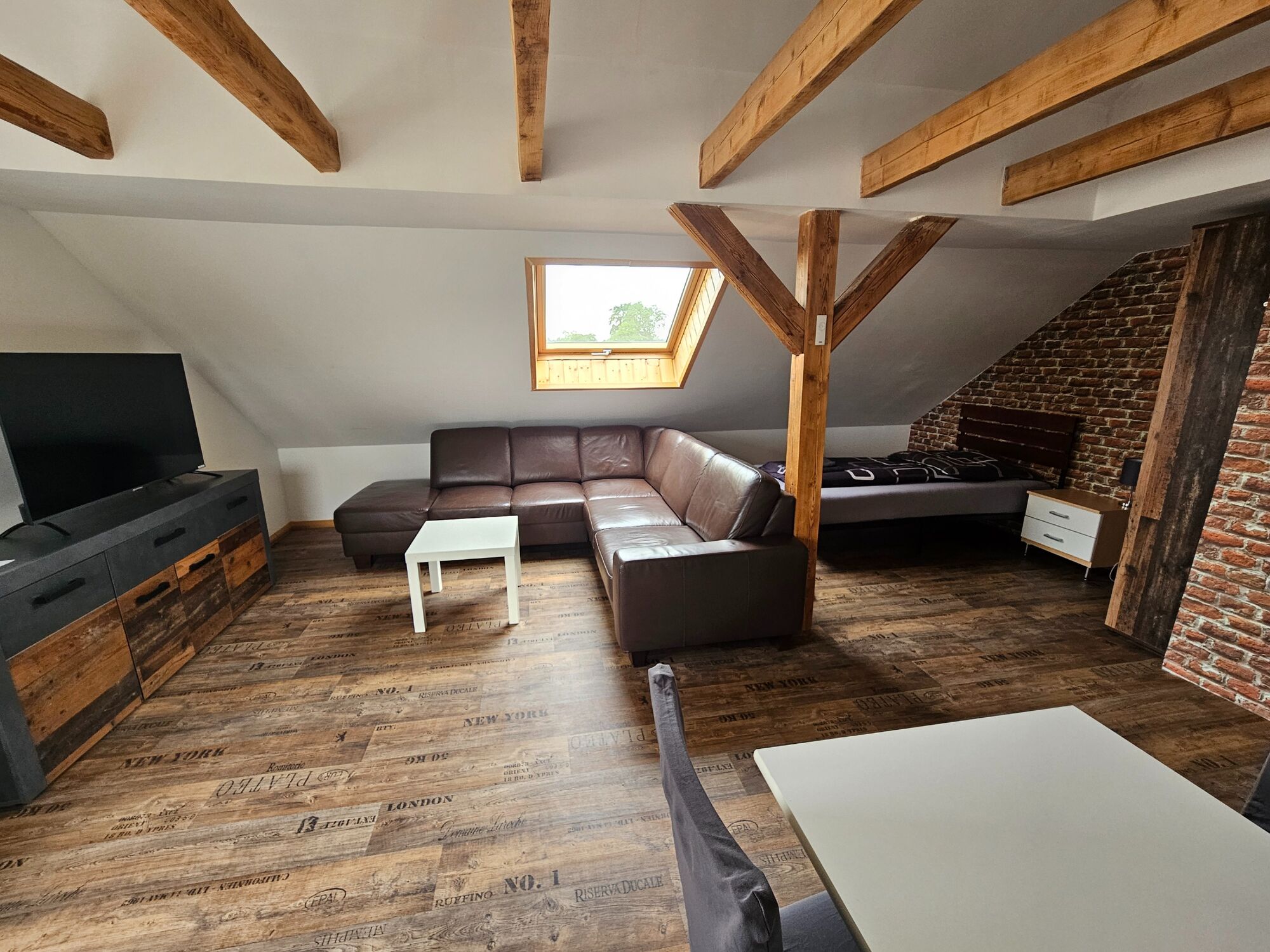 Wohnzimmer mit Schlafnische