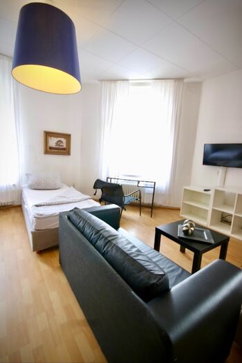 G21-23 W Wohnung/Flat Grenzstraße Picture 5