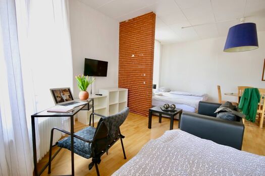 G21-23 W Wohnung/Flat Grenzstraße Picture 4