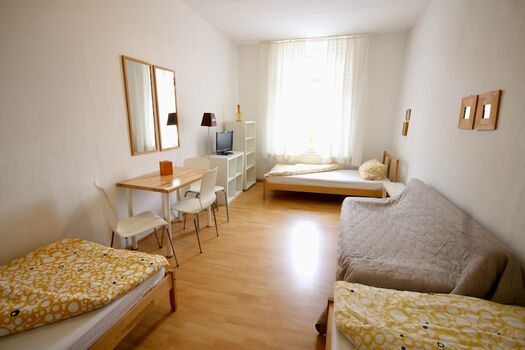 G21-23 W Wohnung/Flat Grenzstraße Picture 2