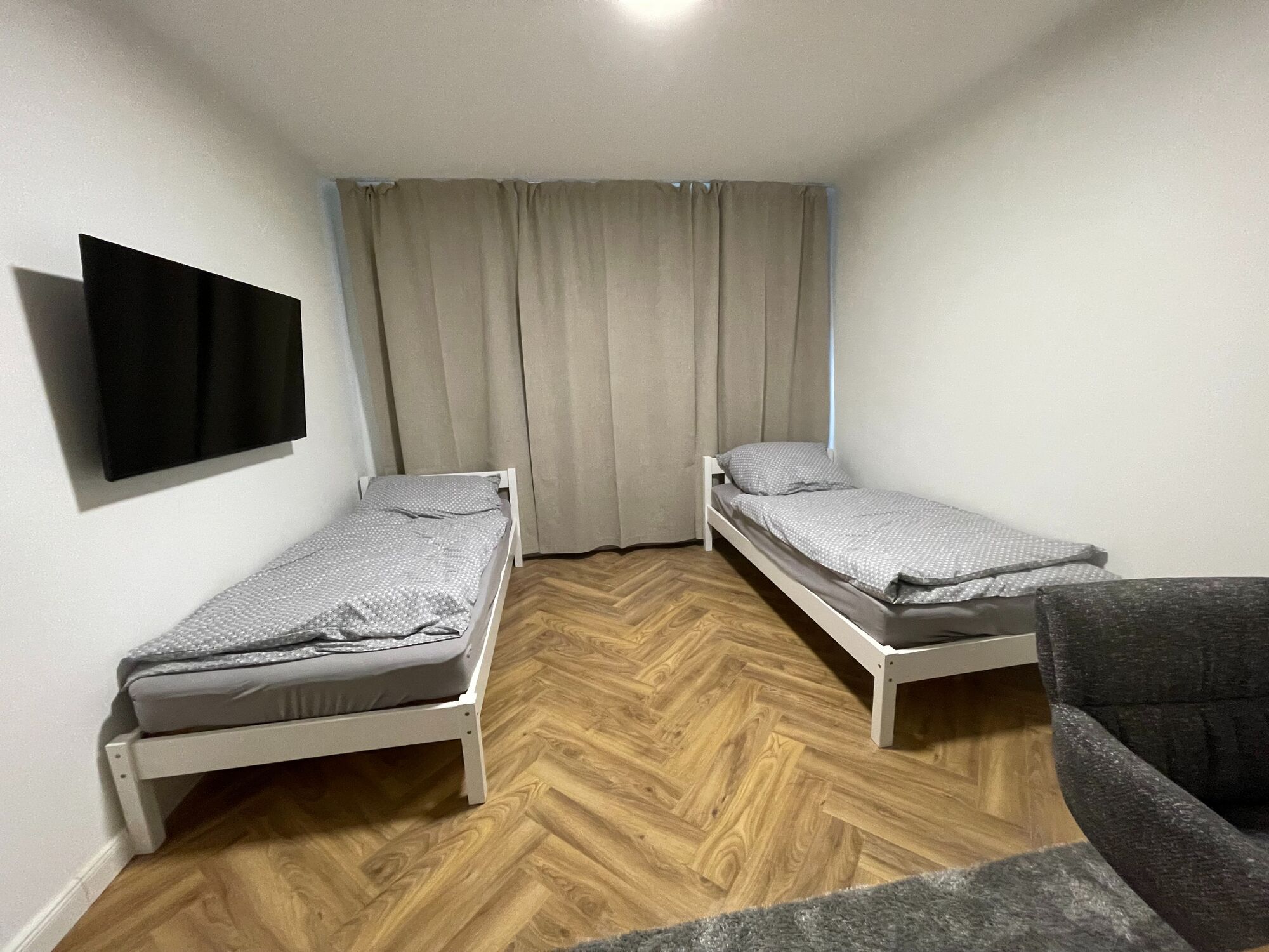 Schlafzimmer 1 mit 50 Zoll TV und wLAN