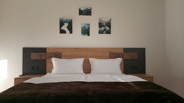 Doppelzimmer mit TV im Appartement (alle Zimmer gleiche Ausstattung)