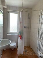 Badezimmer mit Dusche