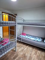 Ferienwohnungen mit Einzelbetten ,private Bäder, Küche Bild 13